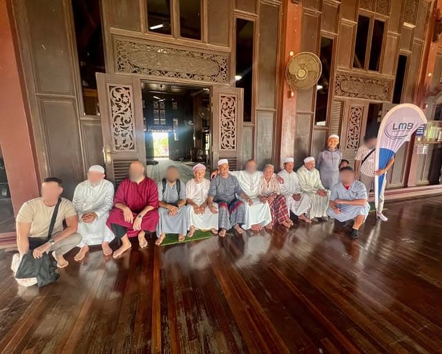 Mosquée traditionnelle en bois